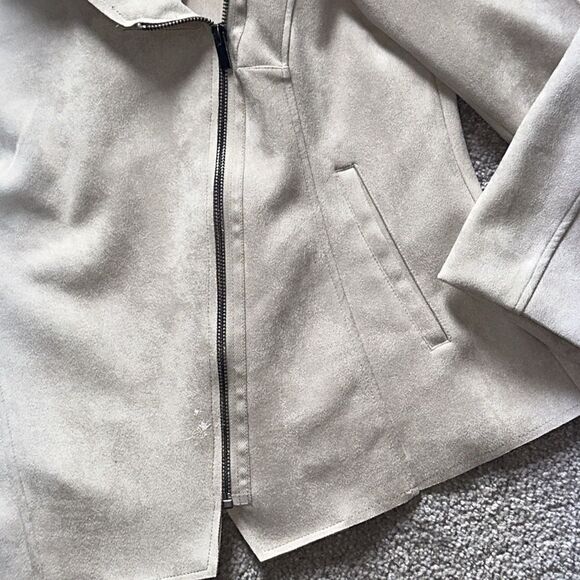 Carmen Marc Valvo Faux Suede Drape Moto Jacket! - Picture 10 of 13